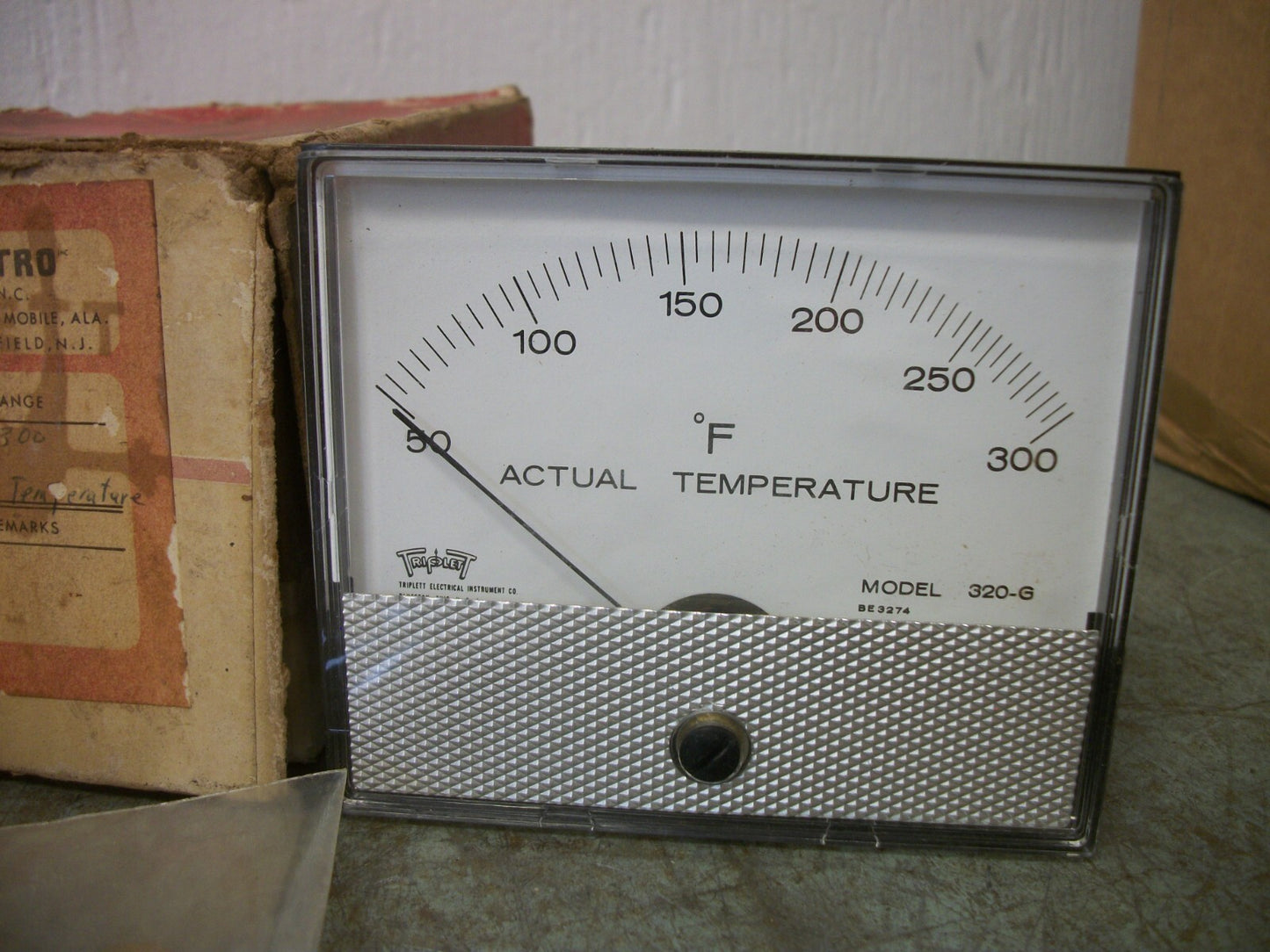 TRIPLETT ACTUAL TEMPERATURE GAUGE 320-G 50-300 DEG F NIB