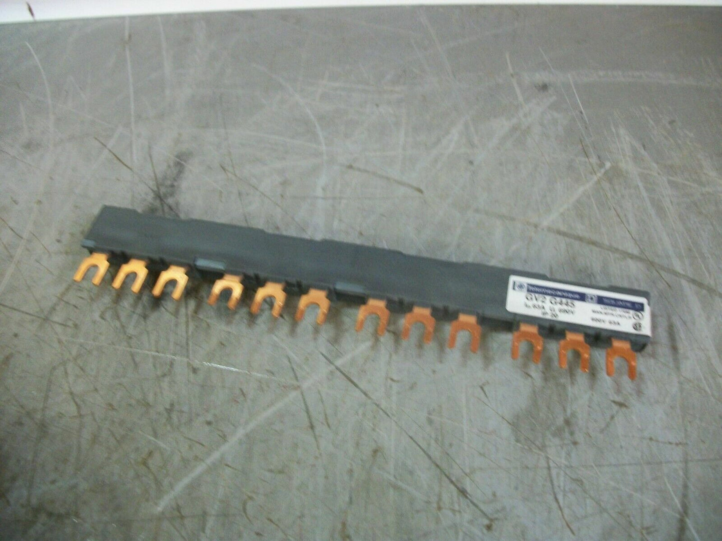 TELEMECANIQUE CONNECTING TERMINAL BUS BAR GV2G445 63AMP 600VOLT