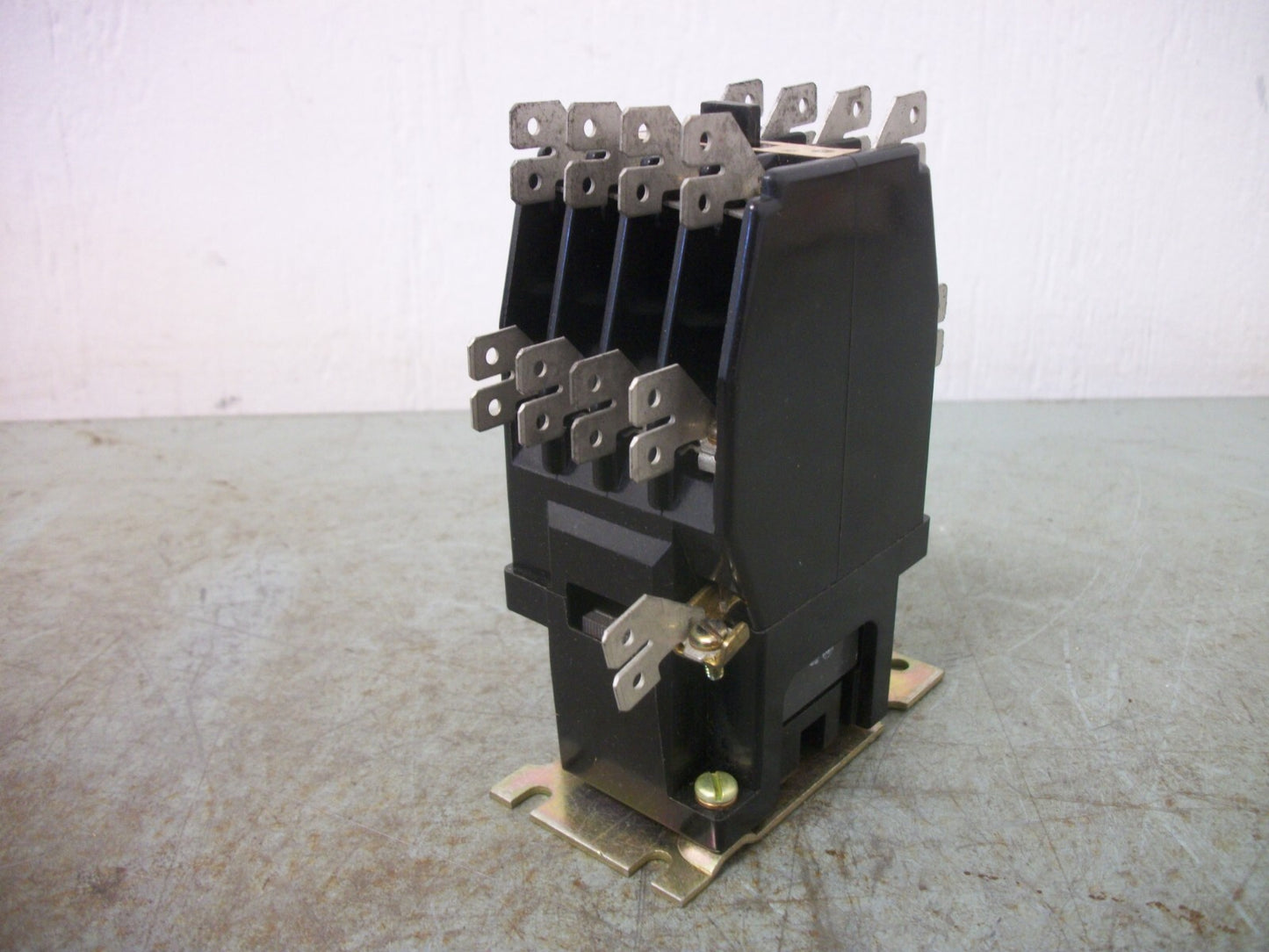 WESTINGHOUSE 765A872G01 INDUSTRIAL CONTROL RELAY BFF62F 120VCOIL 300V 10A NOB