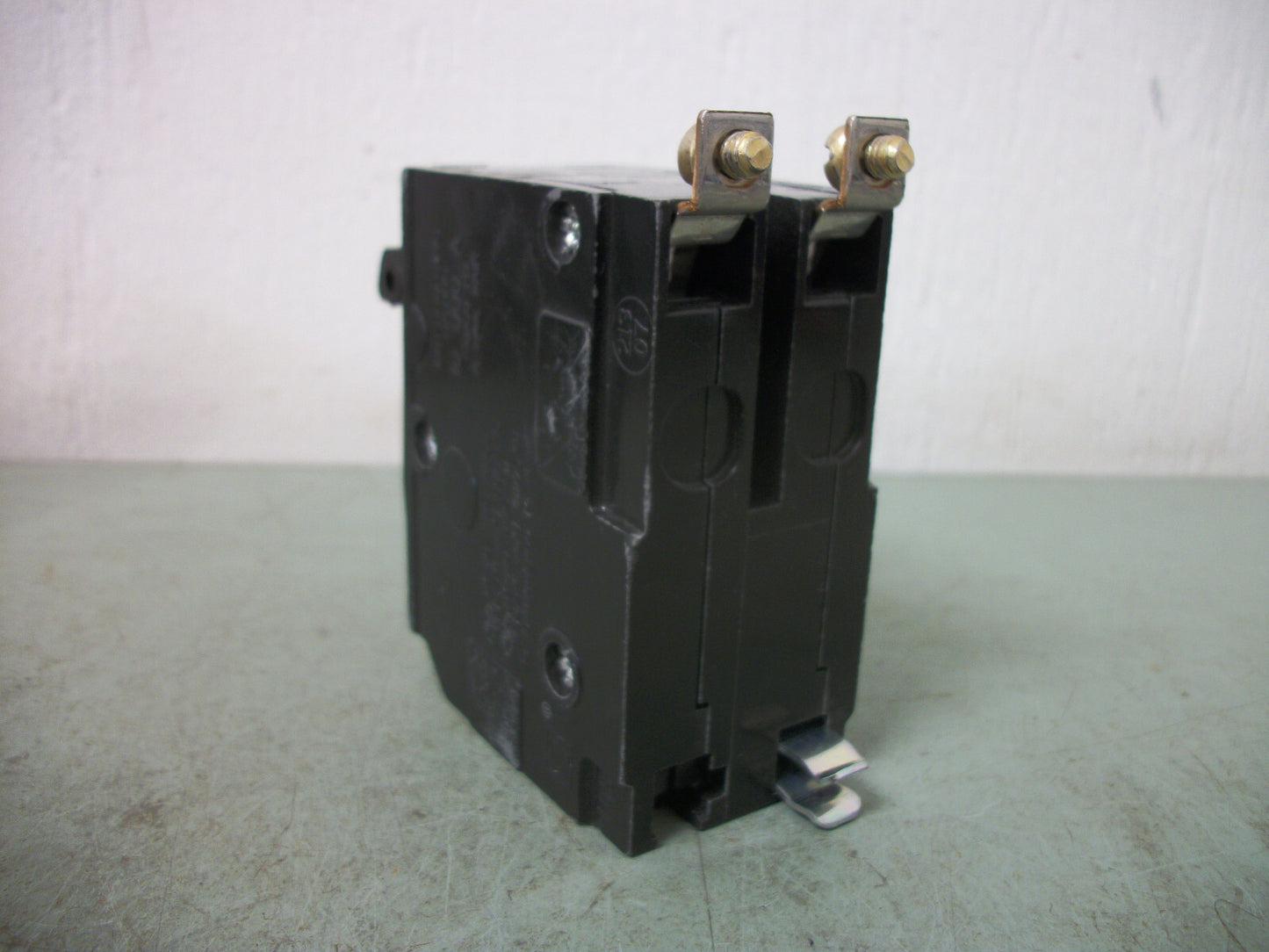 SQUARE D QOB CIRCUIT BREAKER QOB220 20AMP 240VOLT 2POLE