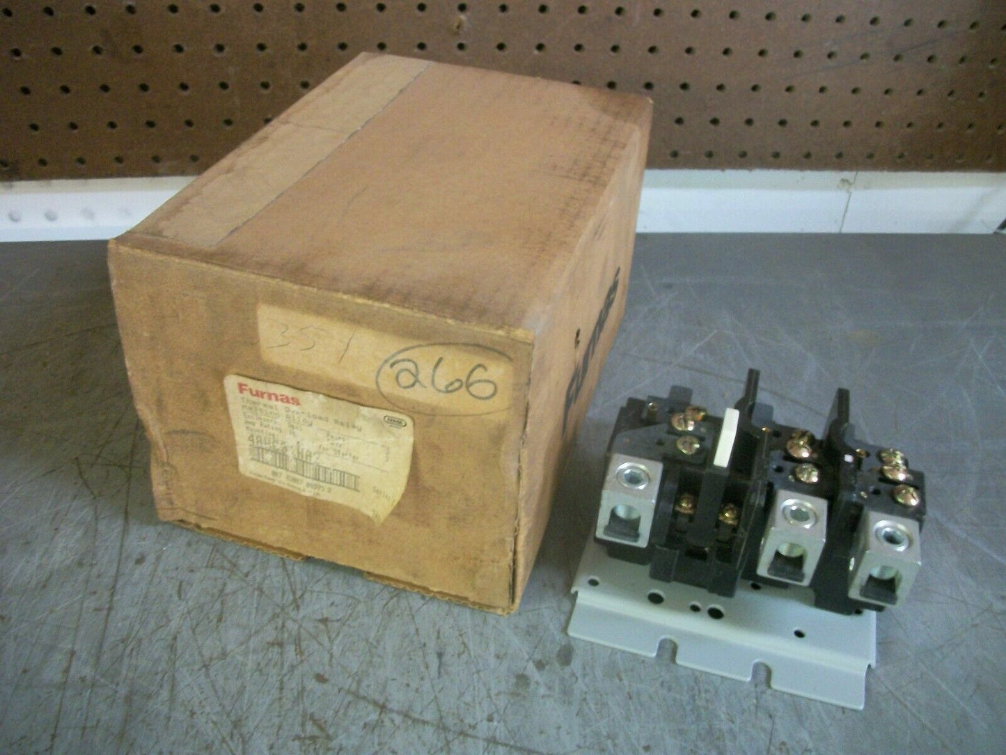 FURNAS SIZE 3 THERMAL OVERLOAD RELAY 48HC31AA2 100AMP 3POLE NIB