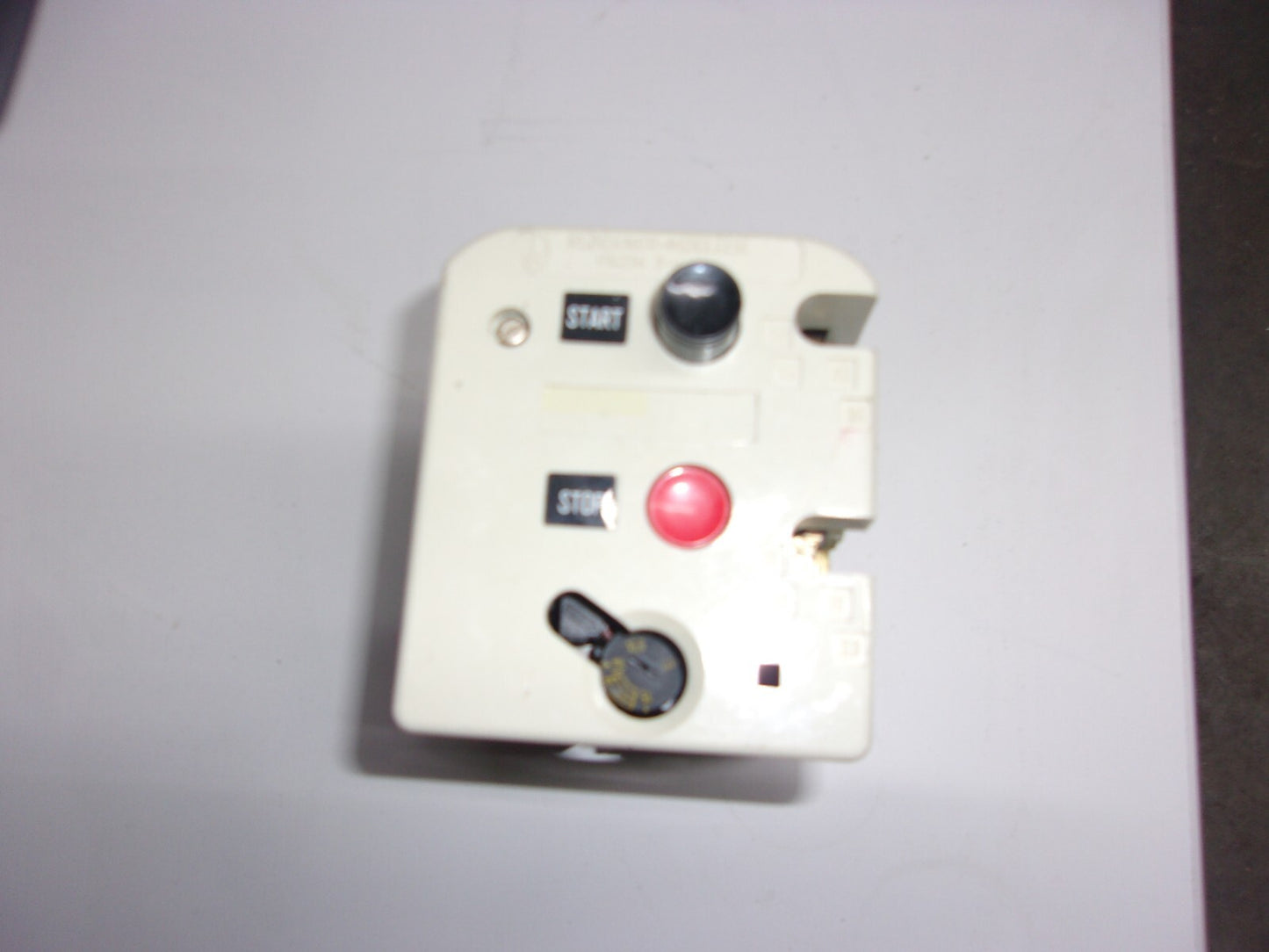 KLOCKNER-MOELLER MANUAL MOTOR STARTER PKZM 3-16-U-NA 8.8-15AMP