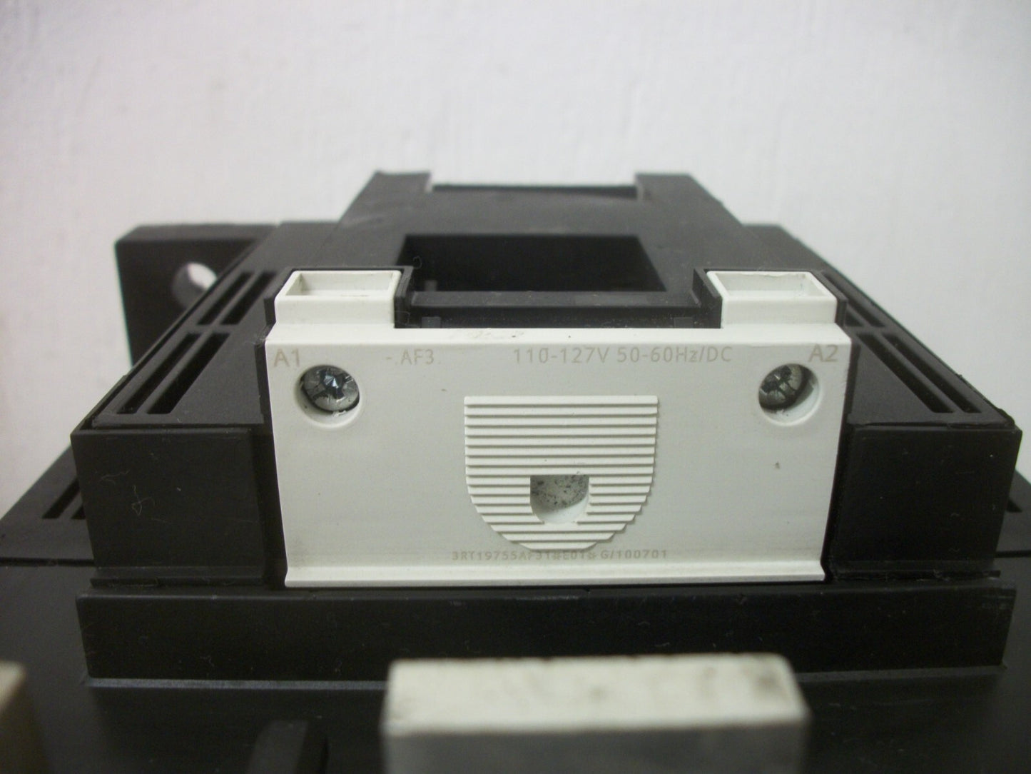 SIEMENS SIRIUS CONTACTOR 3RT1075-6AF36 400AMP 127VCOIL 3PH 600V 400HP CHIPPED