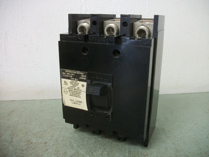 SQUARE D Q2L CIRCUIT BREAKER Q2L3200 200AMP 240VOLT 3POLE CHIPPED
