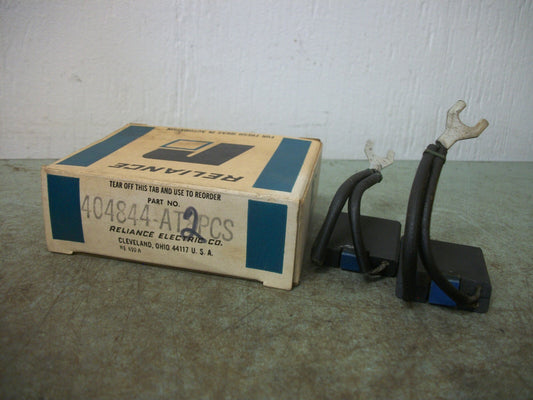 RELIANCE BOX OF 2 STANDARD CARBON MOTOR BRUSHES 404844-AT NIB