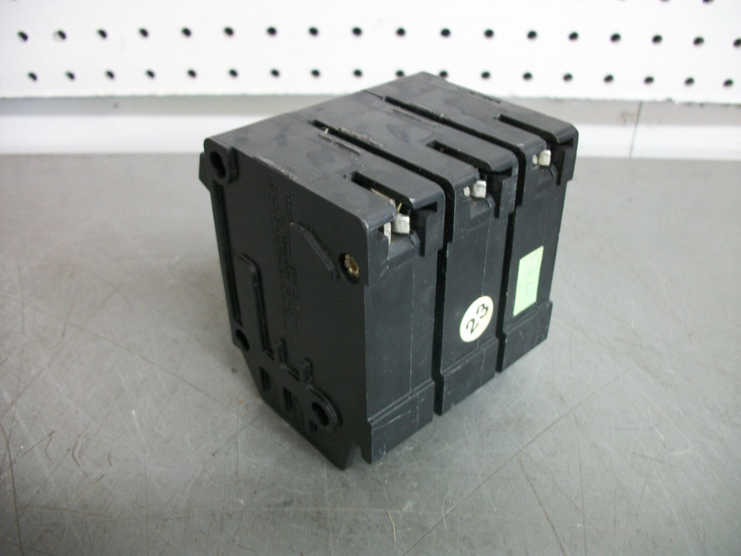 CROUSE-HINDS MP-A CIRCUIT BREAKER MP3100 100AMP 240VOLT 3POLE