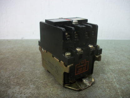 ALLEN-BRADLEY AC RELAY 700-NT400A1 120VCOIL SERIES C