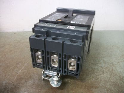 SQUARE D POWERPACT I-LINE HG CIRCUIT BREAKER HGA36125 125AMP 600VOLT 3POLE