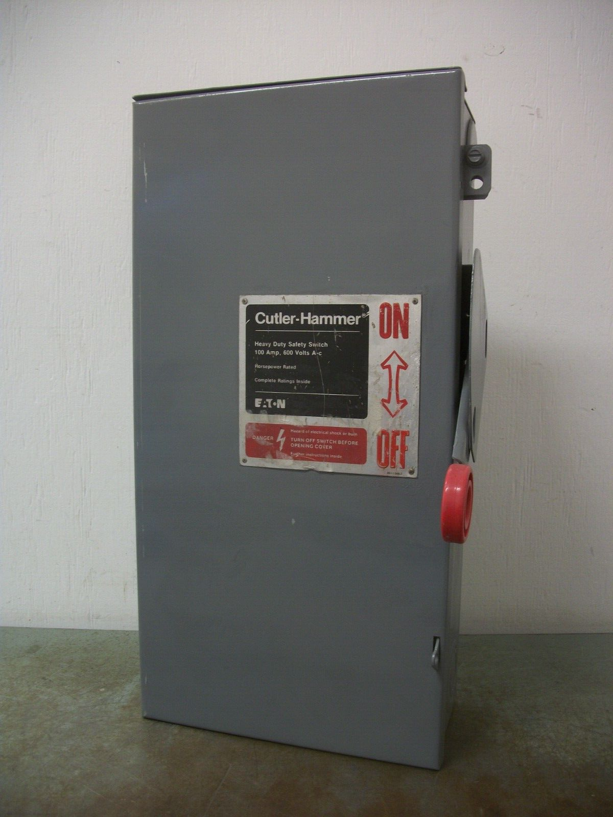 CUTLER-HAMMER DISCONNECT TYPE 3R DH363FRK 100AMP 600VOLT 3POLE FUSIBLE REFURB