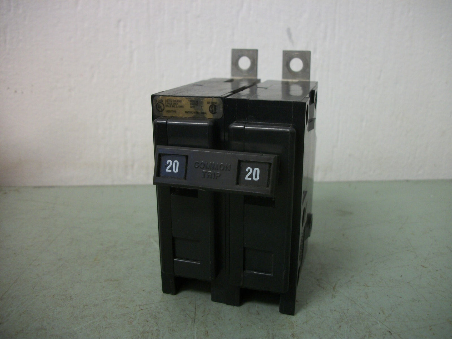 CUTLER-HAMMER BA CIRCUIT BREAKER BAB2020H 20AMP 240VOLT 2POLE