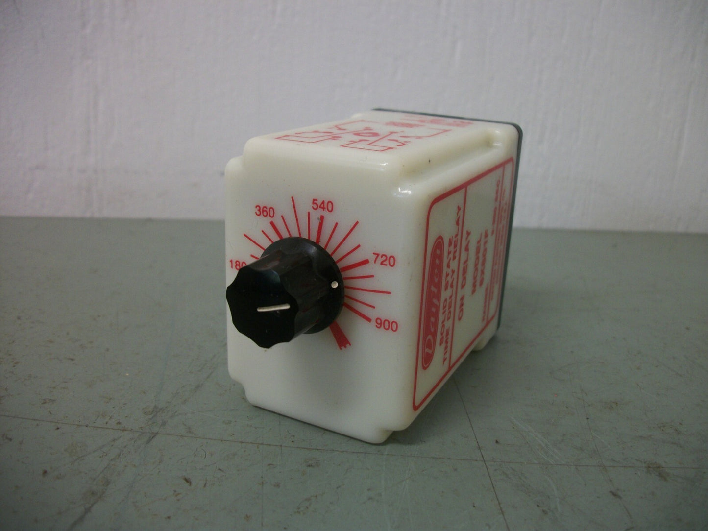 DAYTON SOLID STATE TIME DELAY RELAY 6X601F 9-900SEC 120VOLT