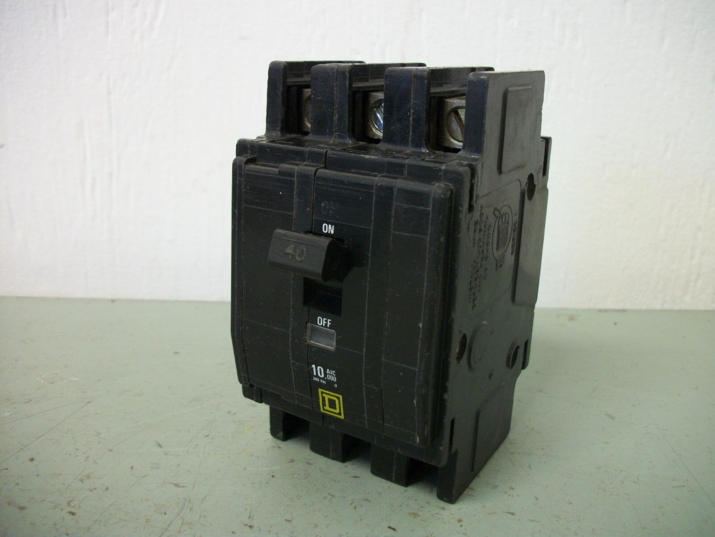 SQUARE D QOU CIRCUIT BREAKER QOU340 40AMP 240VOLT 3POLE