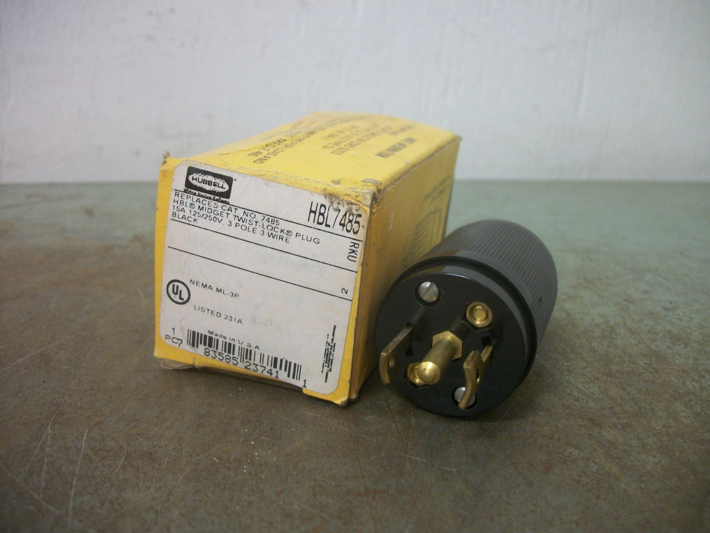 HUBBELL MIDGET TWIST-LOCK PLUG HBL7485 15AMP 125/250VOLT 3P 3W NIB
