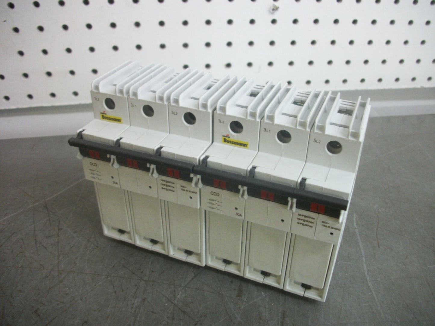 BUSSMANN LOT OF 2 CIRCUIT BREAKERS CCD-3-30 30AMP 600VOLT 3POLE NOB