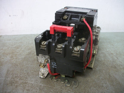 SQUARE D SIZE 1 MOTOR STARTER 8536SCO3 600VCOIL 3PH 600V 10HP NOB