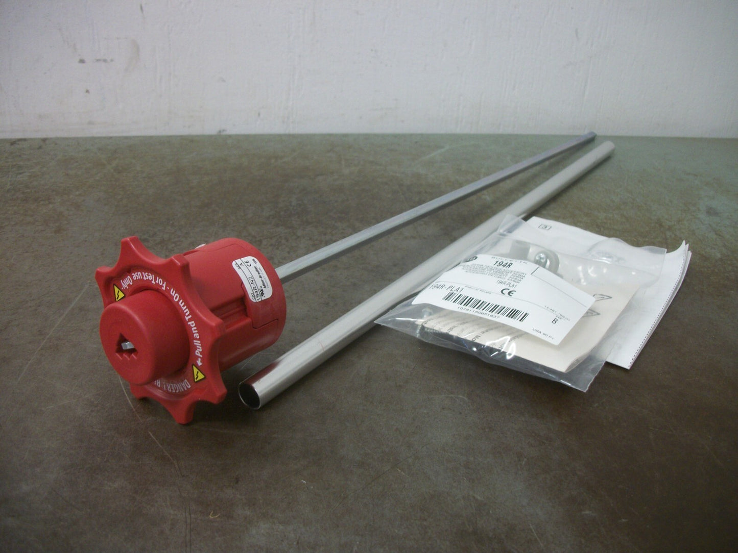 ALLEN-BRADLEY PULL & TURN RED DISCONNECT SWITCH HANDLE 194R-N2 194R-PLA1 NOB