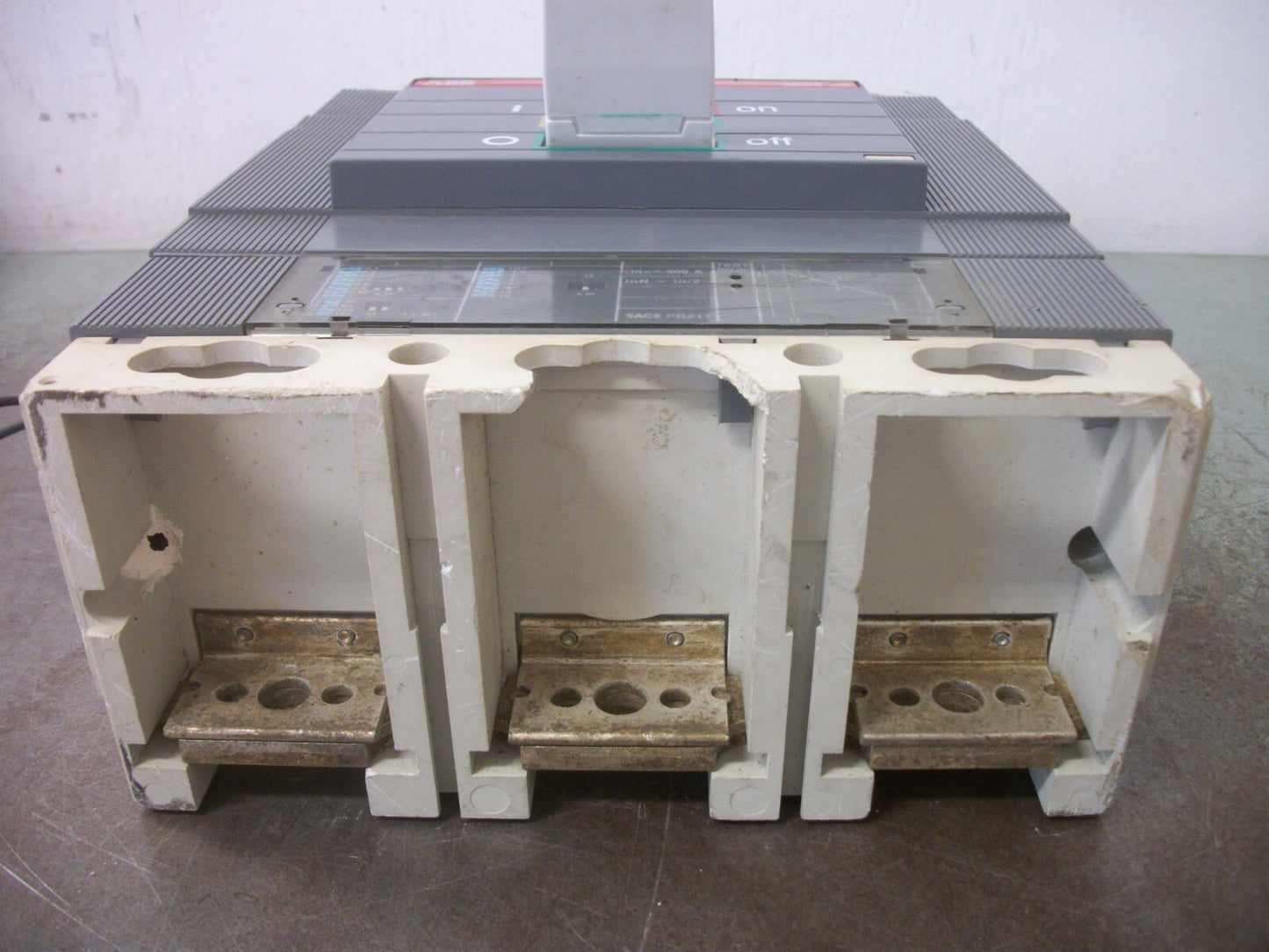 ABB SACE S6 S6N CIRCUIT BREAKER AA00494504 600AMP 600VOLT 3POLE W/SHUNT&AUX