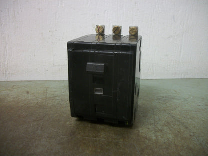 SQUARE D QOB CIRCUIT BREAKER QOB315VH 15AMP 240VOLT 3POLE 22kA OLD