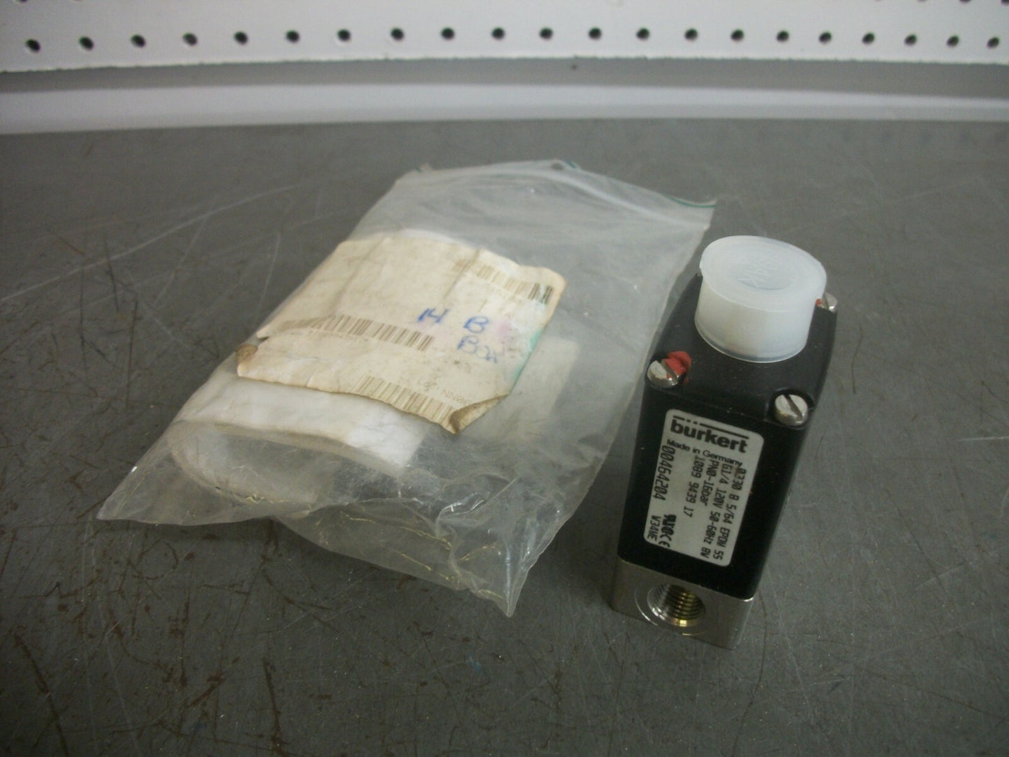 BURKERT SOLENOID VALVE 1089943917 120VCOIL 16BAR NEW