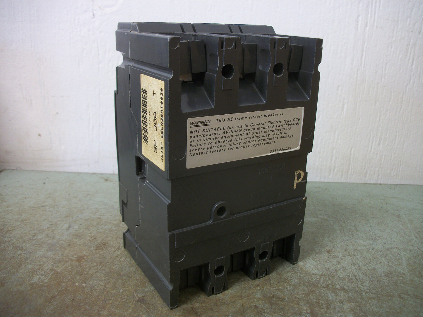 GE SPECTRA SELA CIRCUIT BREAKER SELA36AT0030 30AMP 600VOLT 3POLE W/20A TRIP