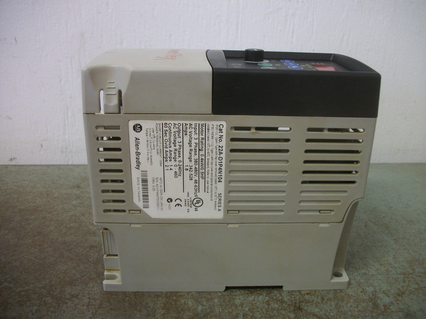 ALLEN-BRADLEY POWERFLEX 4 0.5HP AC DRIVE 22A-D1P4N104 480VOLT 3PH