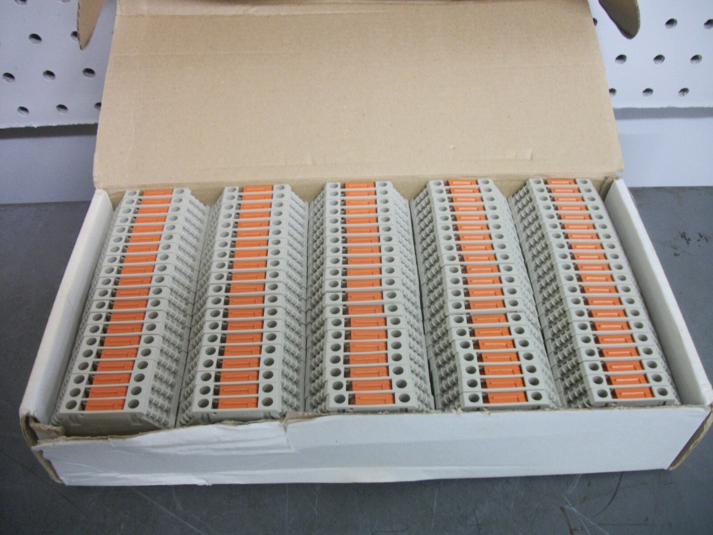 TELEMECANIQUE BOX OF 100 4mm2 DISCONNECT TERM BLOCKS AB1SC435U NIB