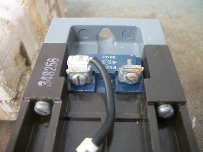 CUTLER-HAMMER TYPE M RELAY D26MRD 24VCOIL 10AMP 600VOLT NEW