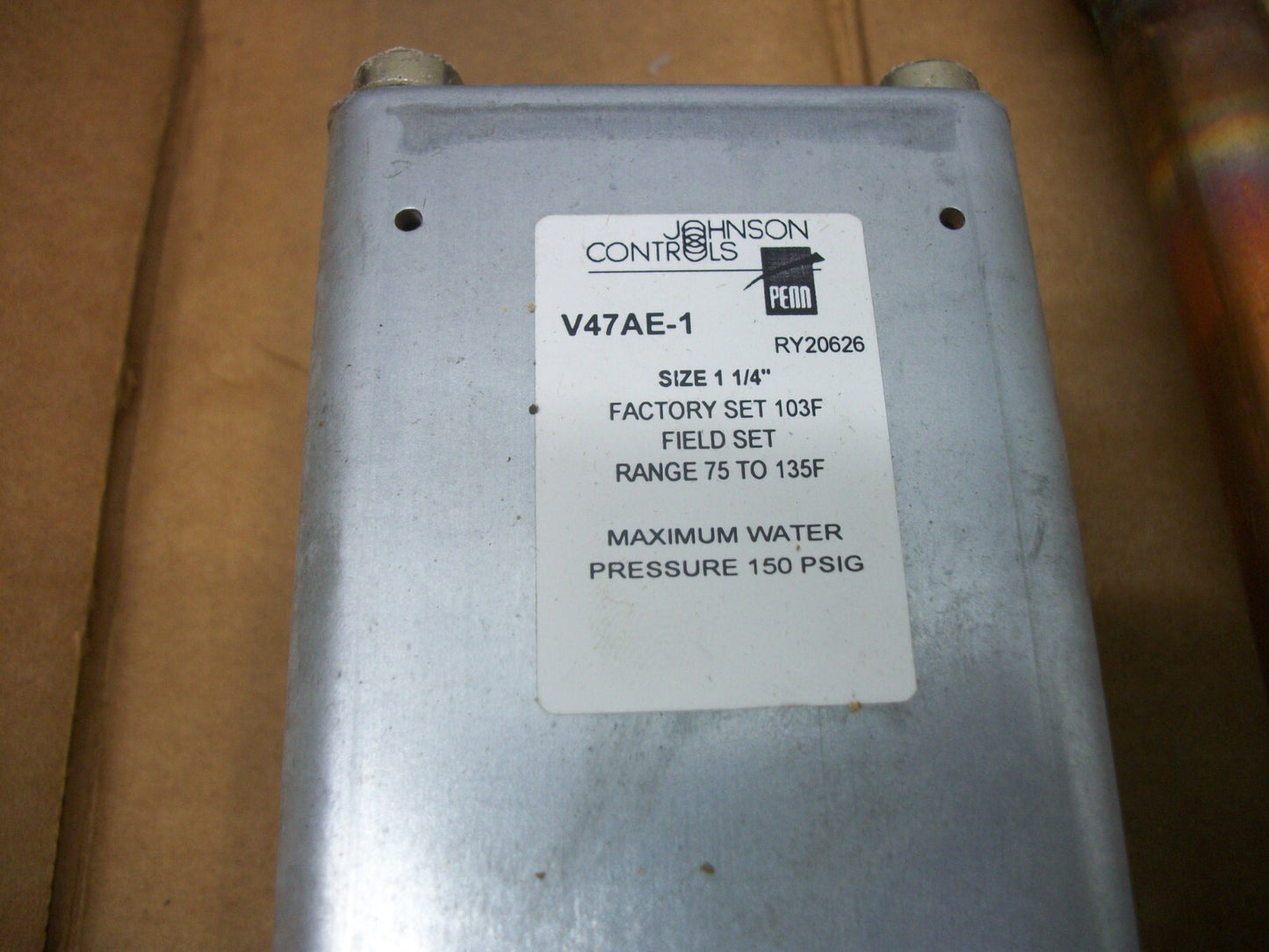 JOHNSON CONTROLS V47AE-1 SIZE 1-1/4" WATER VALVE V47AE-1C 75-135 DEG F NIB