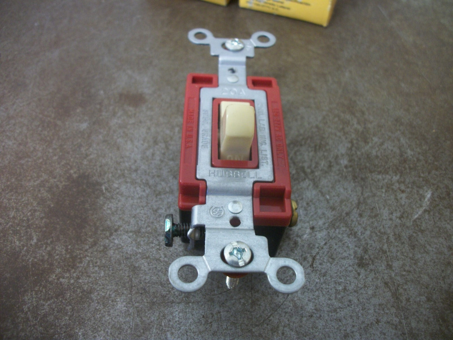 HUBBELL LOT OF 4 IVORY 1POLE COMMERCIAL SWITCHES CS120I 20AMP 120/277VOLT