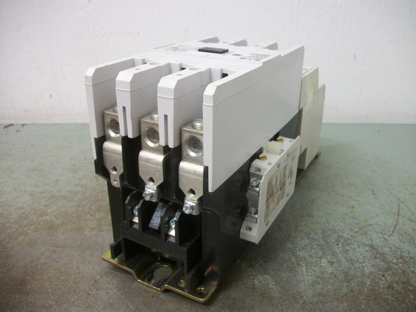 CUTLER-HAMMER SIZE 3 MOTOR STARTER CN15KN3 90AMP 120VCOIL 3PH 600V 50HP