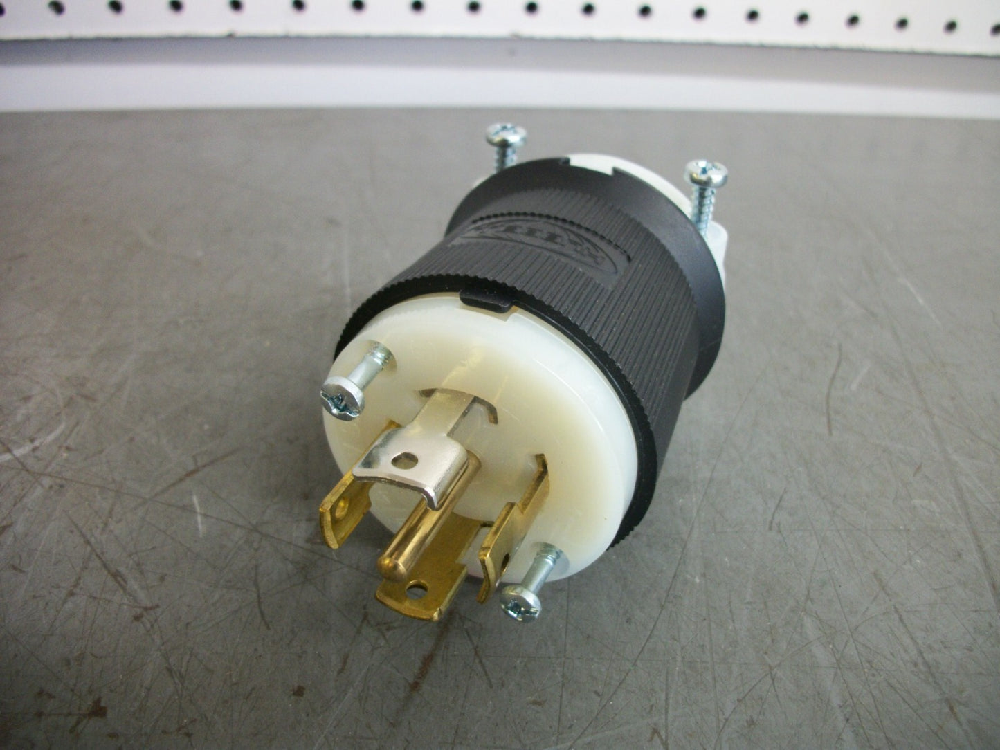 HUBBELL TWIST-LOCK PLUG HBL2821 30AMP 277/480VOLT 3PH 4P 5W GRND NOB