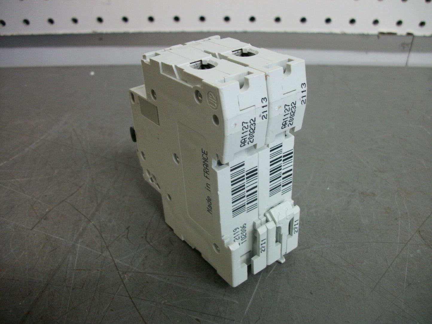 SQUARE D MERLIN GERIN MULTI 9 MINI CIRCUIT BREAKER MG24444 3AMP 480VOLT 2POLE