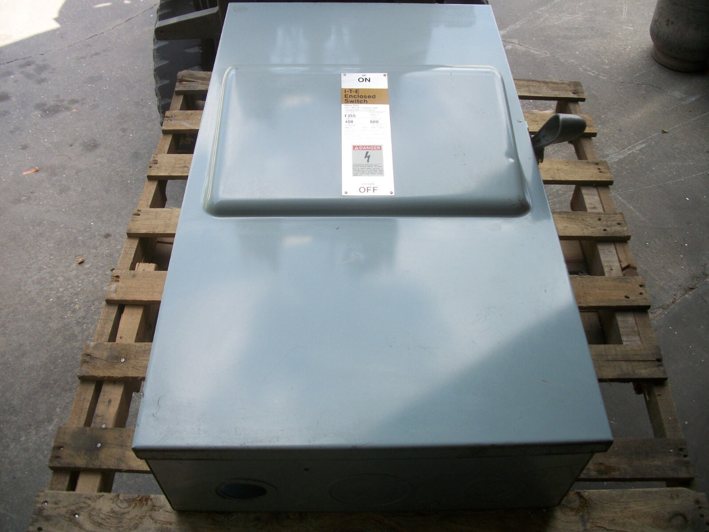 SIEMENS DISCONNECT TYPE 1 F355 400AMP 600VOLT 3POLE FUSIBLE