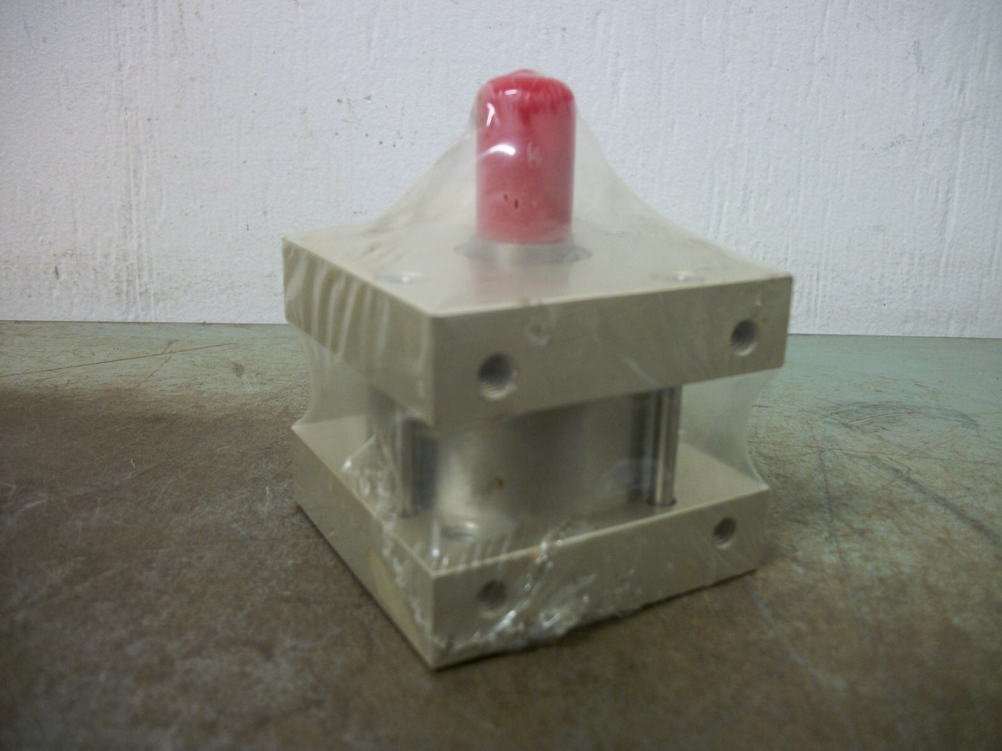 BIMBA FLAT-1 COMPACT PNEUMATIC CYLINDER FS-310.75-CMT 2" BORE 3/4" STROKE NEW