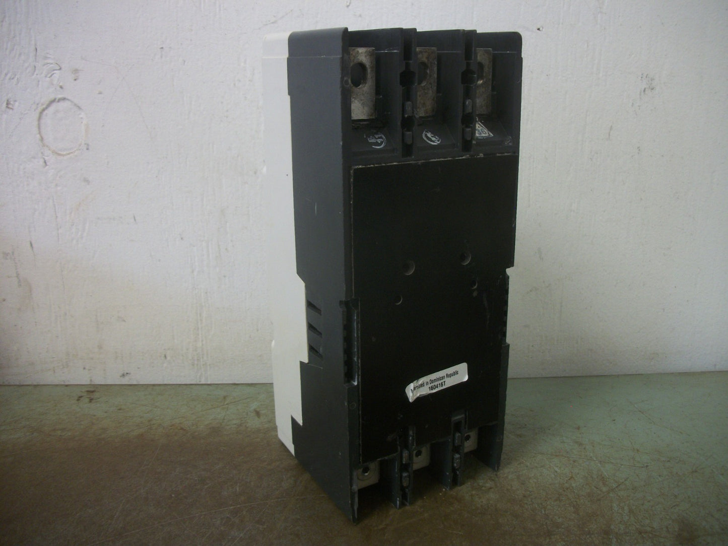 CUTLER-HAMMER JD CIRCUIT BREAKER JD3250F 250AMP 600VOLT 3POLE RED W/250A TR NOB