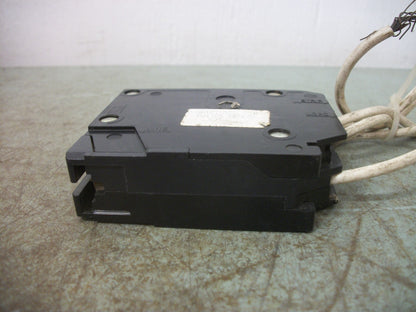 CUTLER-HAMMER GFCI GFCB CIRCUIT BREAKER GFCB115 15AMP 120VOLT 1POLE