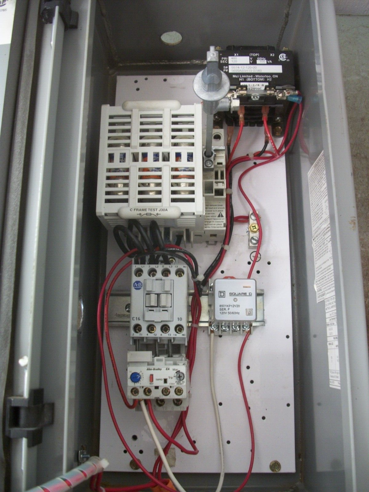 ALLEN-BRADLEY STARTER COMBO TYPE 12 100-C16*10 120VCOIL 30AMP FUSIBLE