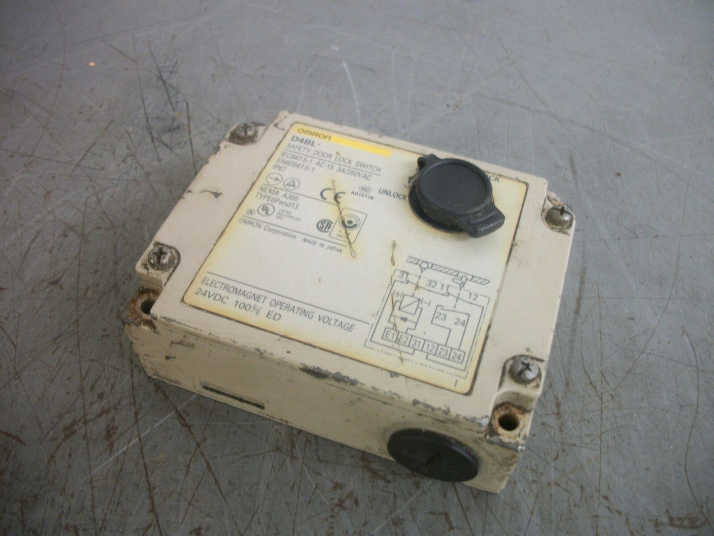 OMRON SAFETY DOOR LOCK SWITCH D4BL-2CRA NO MOUNTED HEAD