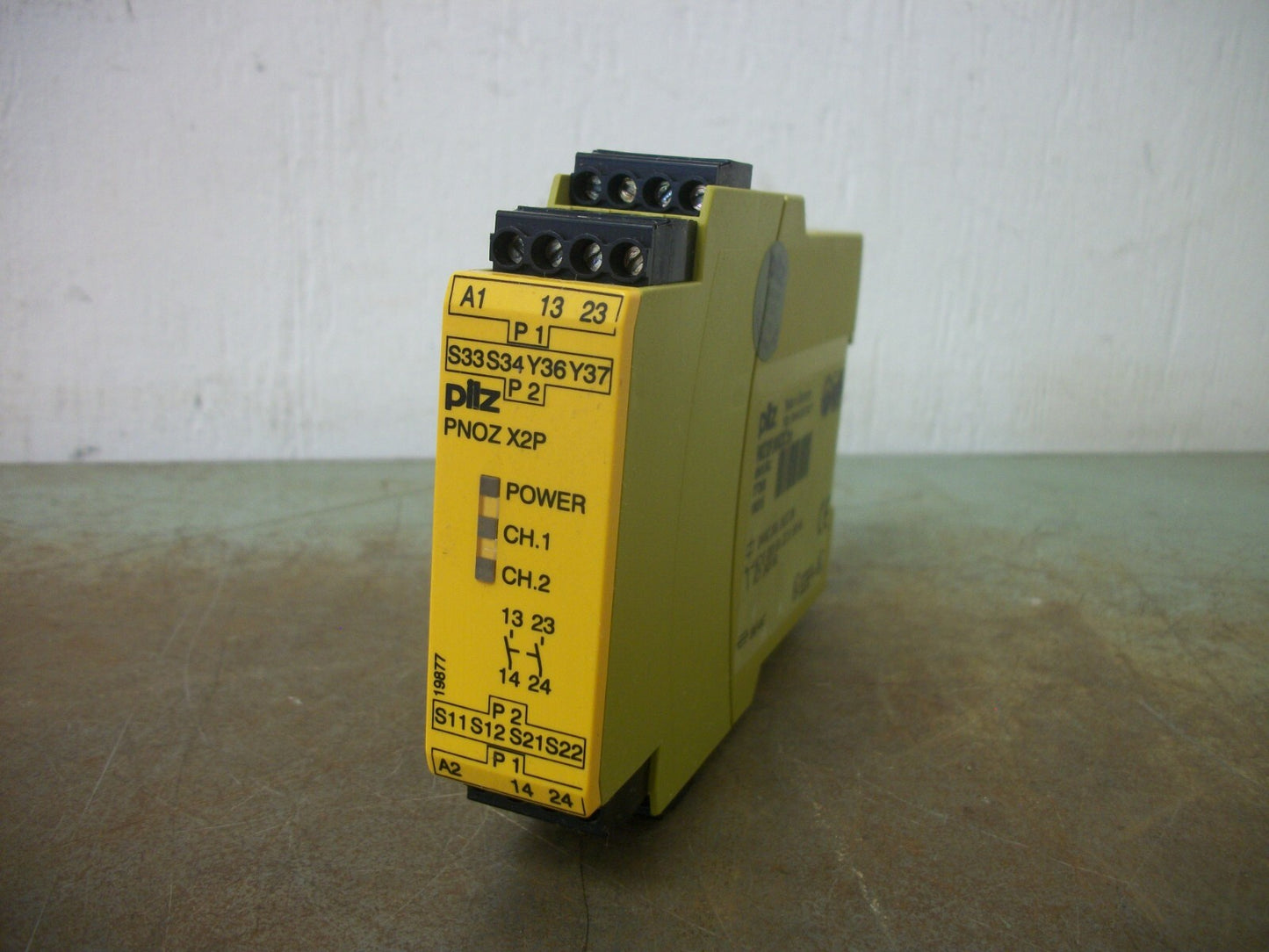 PILZ PNOZ X2P 2-CHANNEL SAFETY RELAY PNOZ X2P 24VACDC 2N/O