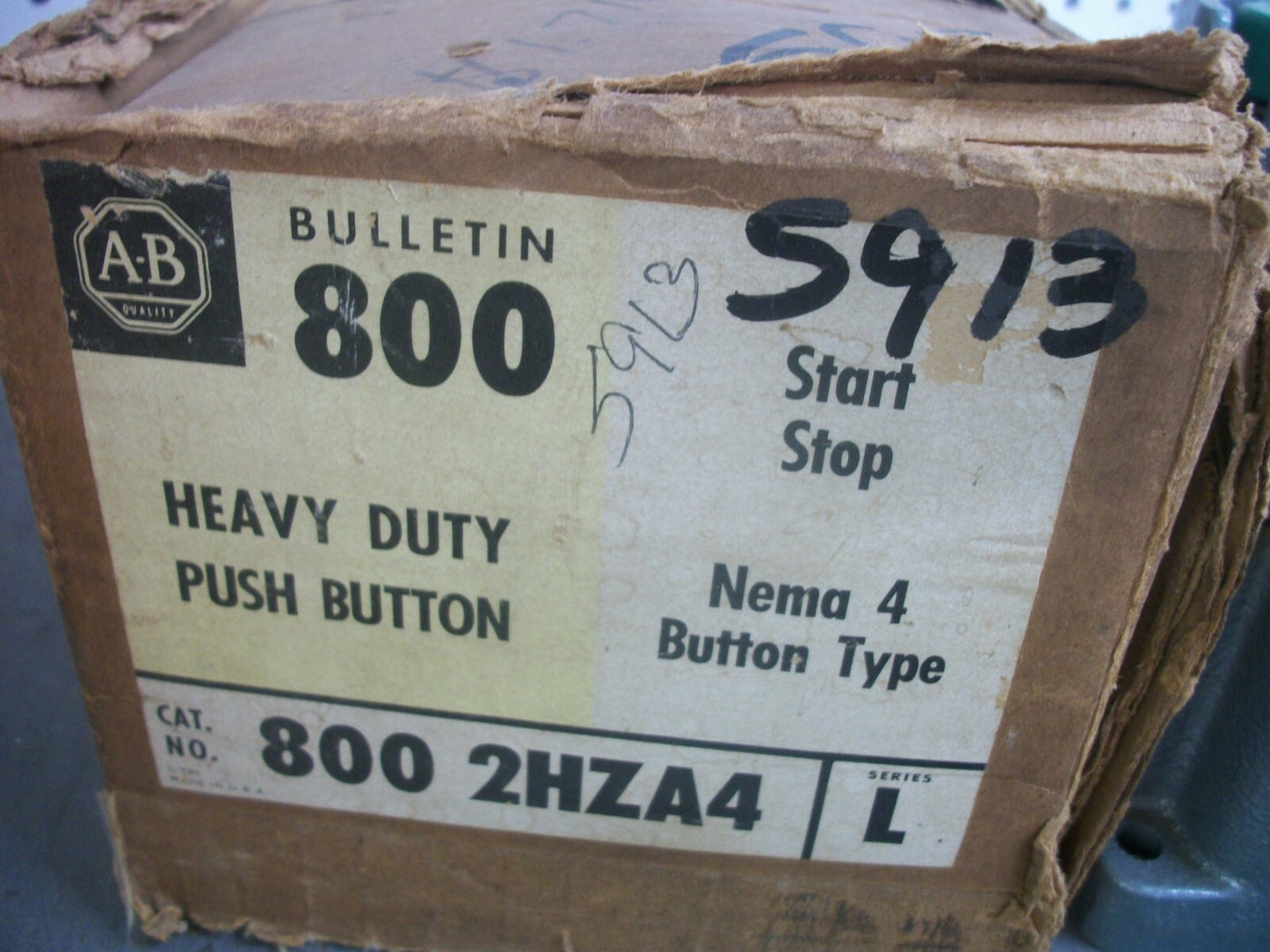 ALLEN-BRADLEY START-STOP HEAVY DUTY PUSHBUTTON STATION 800-2HZA4 NIB