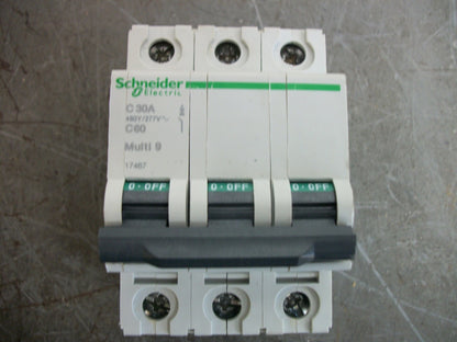 SQUARE D MERLIN GERIN MULTI 9 MINI CIRCUIT BREAKER MG17467 30AMP 480VOLT 3POLE