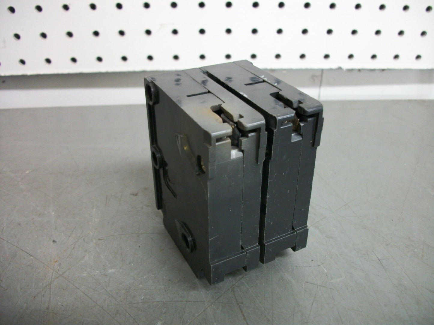 SIEMENS QP CIRCUIT BREAKER EQ9675 Q2100 100AMP 240VOLT 2POLE
