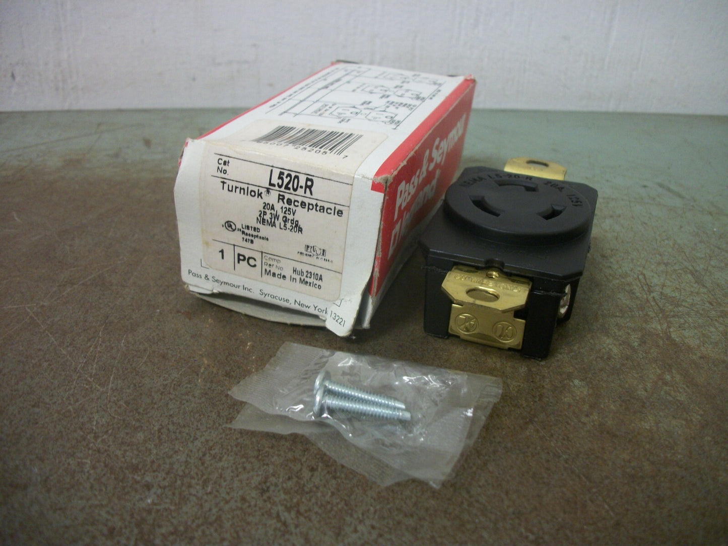 PASS & SEYMOUR TURNLOK RECEPTACLE L520-R 20AMP 125VOLT 2P 3W GRND NIB