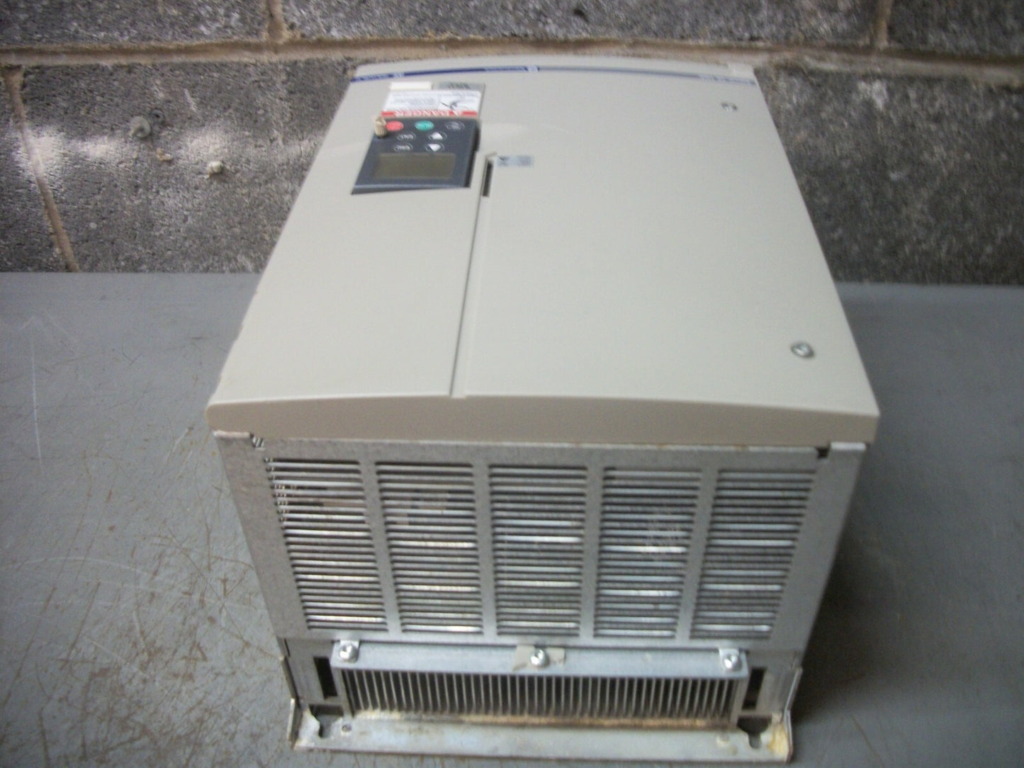 TELEMECANIQUE ALTIVAR 58 TRX AC DRIVE ATV58HD12N4ZU 460VOLT 3PH 17.6AMP