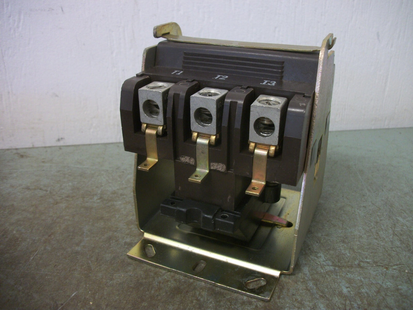 JOSLYN CLARK DEFINITE PURPOSE CONTACTOR A77-288520A-3 90AMP 240VCOIL 3PH 600V