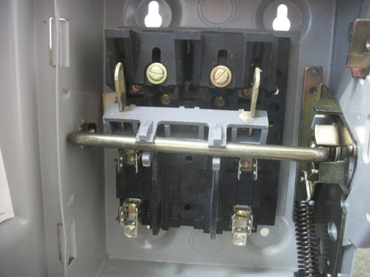 WESTINGHOUSE DISCONNECT TYPE 1 HFN221 30AMP 240VOLT 2POLE FUSIBLE NIB