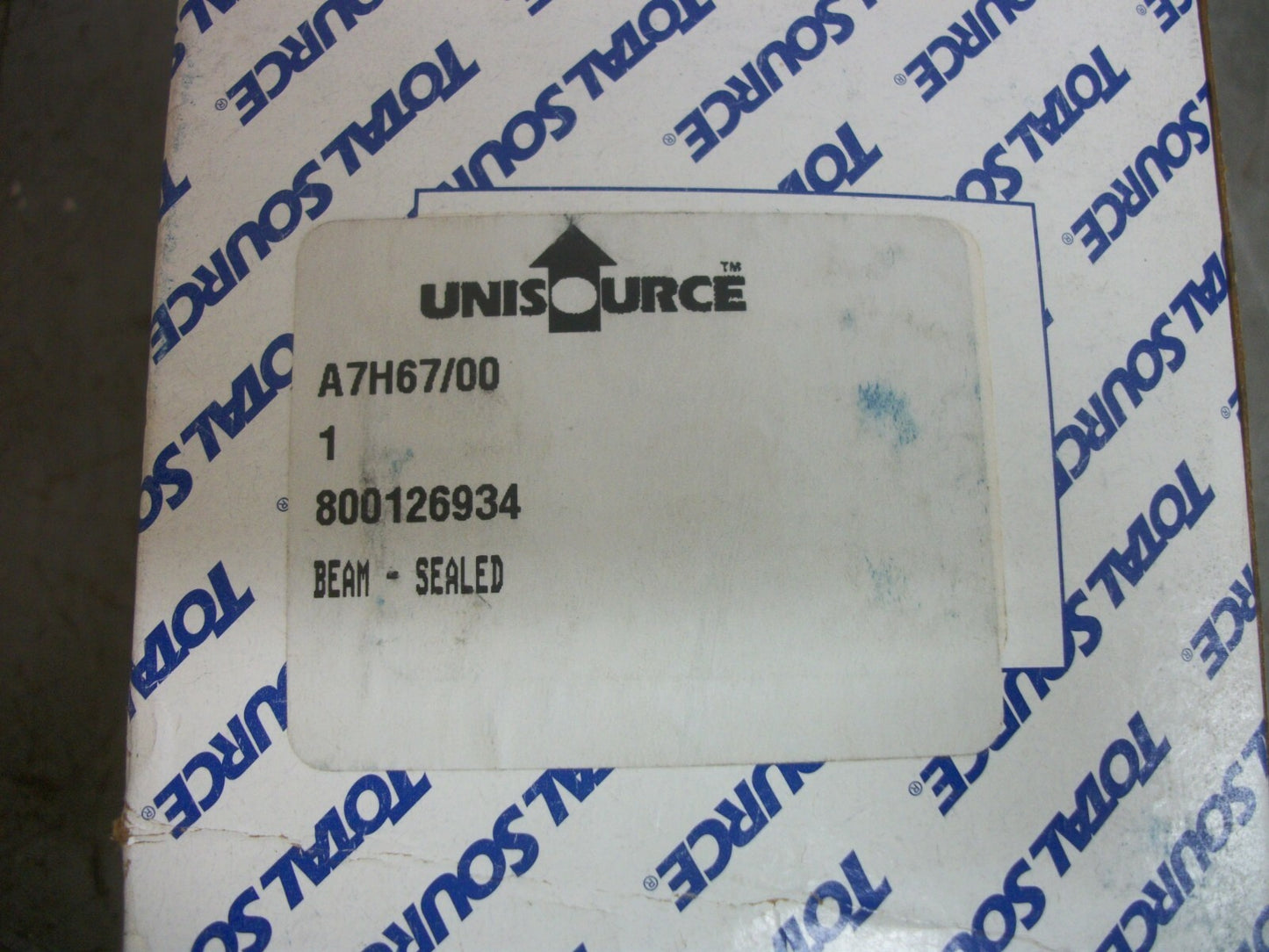 TOTAL SOURCE UNISOURCE LOT OF 8 12VOLT SEALED BEAMS 800126934 NIB