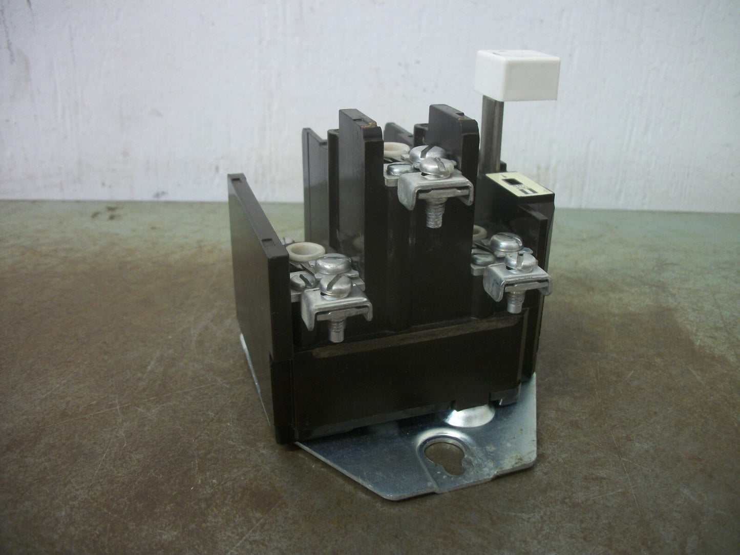 CUTLER-HAMMER THERMAL OVERLOAD RELAY C300CN3 600VOLT 3POLE NO EXTENDED HANDLE