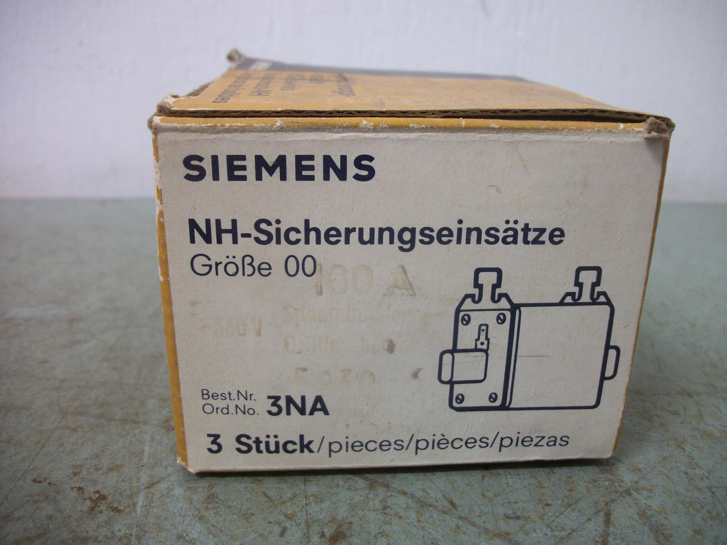 SIEMENS BOX OF 3 FUSES 3NA5 830-6 100AMP 660VOLT NIB