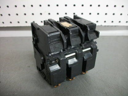 FEDERAL PACIFIC NA CIRCUIT BREAKER NA315 15AMP 240VOLT 3POLE CHIPPED